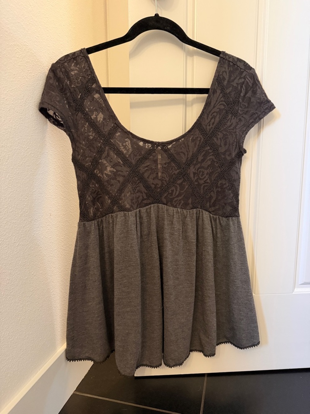 Free people, xs frilly top.